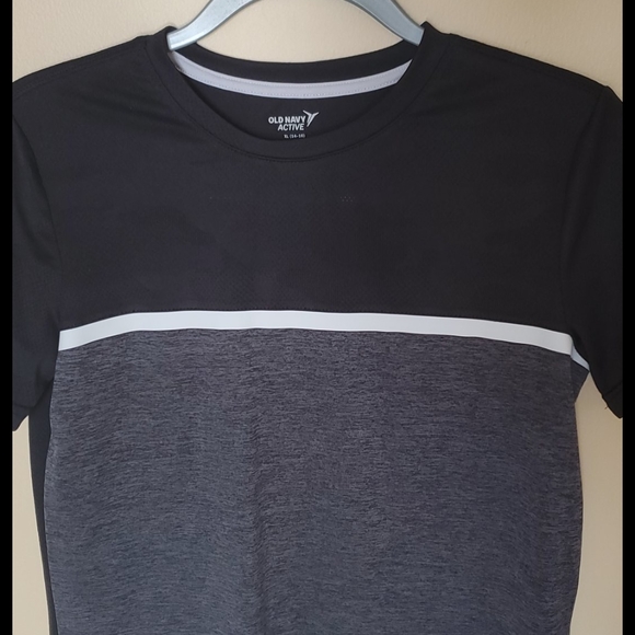 Old Navy active wear black Tee shirt - Picture 2 of 4